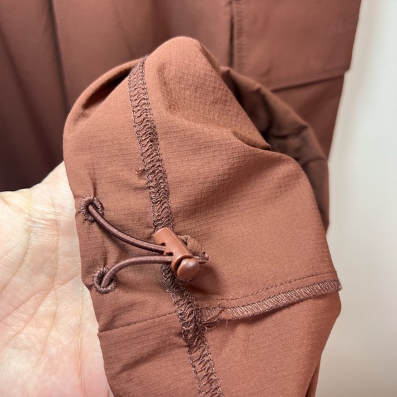 Fabletics Women’s Heights Cargo Pants Sepia Brown Baggy Wide Hiking Trail Medium - Picture 14 of 15